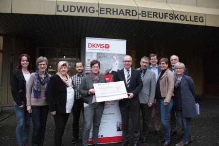 Fünf Berufskollegs im Kampf gegen Blutkrebs